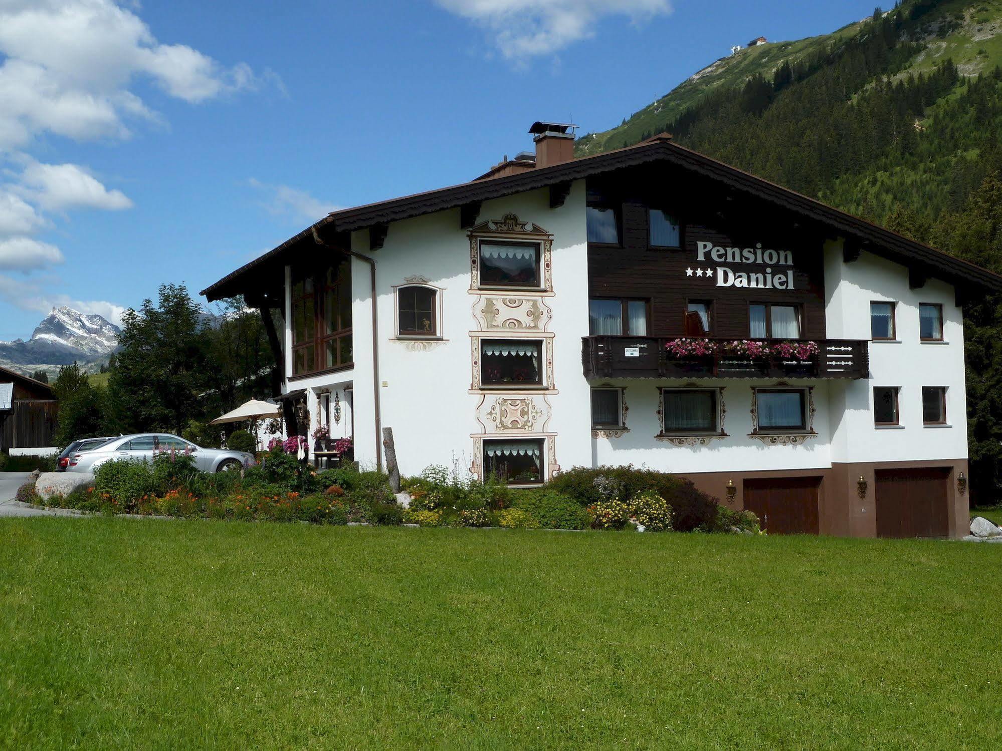 Pension Daniel Lech am Arlberg Bagian luar foto